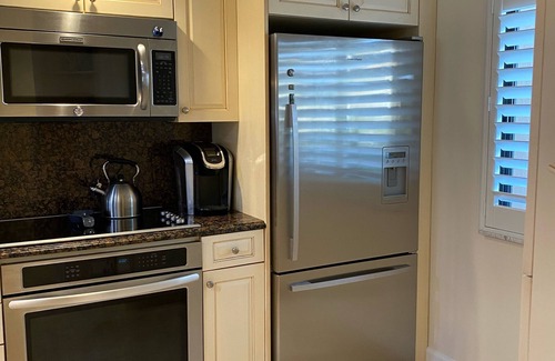 The Bluffs Otro | Beautiful Remolded Condo Near Beach