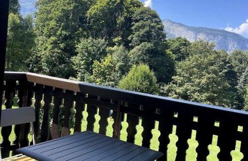 Les Carroz-d'Araches Apartamento | Beautiful renovated 40m2 mountain view apartment in Les Carroz, 3 minutes walk from city center