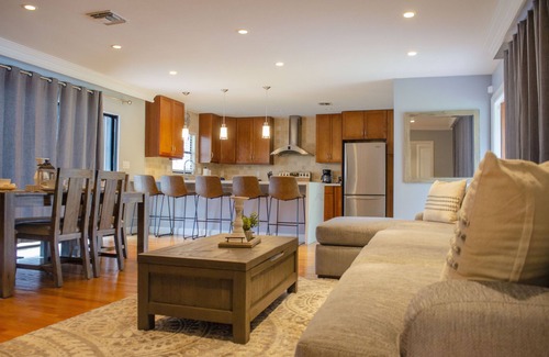 Central Corals Casa | Beautiful Renovated Home in Oakland Park Heated Pool