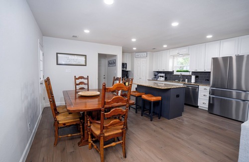 Frisco Casa | Beautiful Renovated 3BR/2B in Frisco, Walking Distance to Rail District and Park