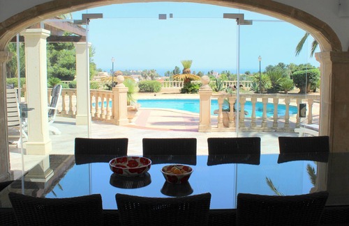 Paratella Villa | Hermosa Finca / Villa renovada con piscina privada y vistas al mar