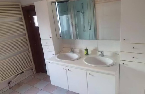 Evere Apartamento | Beautiful, Renovated Fully Self Contained Room