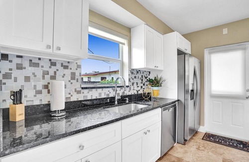 Highland Garden Casa | Beautiful Renovated Home in Hollywood - Discounted!