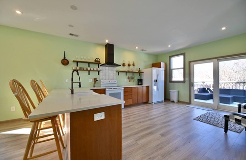 Germantown Casa | Beautiful Renovated 3-bedroom house with WiFi and AC in lovely Louisville