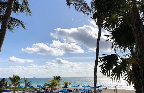 Área de Playacar Fase I Complejo | Beautiful resort room on the beach!