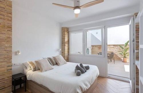 El Cabanyal Apartamento | Beautiful restored house with terrace