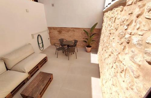 El Cabanyal Apartamento | Beautiful restored house with terrace