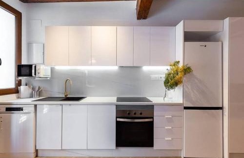 El Cabanyal Apartamento | Beautiful restored house with terrace