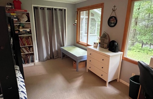 Tolland Casa | Beautiful retreat in a lake community to the enjoy the summer season.