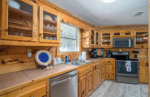 Ellijay Casa | Beautiful River House located directly on the Cartecay River
