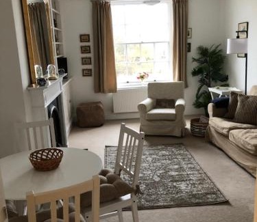 Upton upon Severn Apartamento | Beautiful riverfront cosy one bedroom apartment