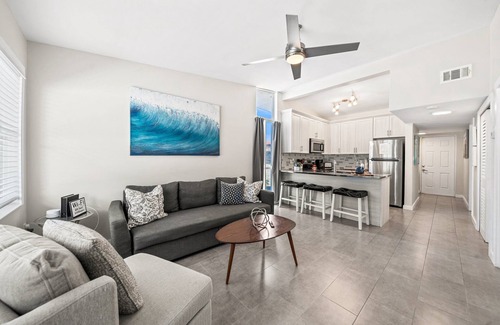 Orlando Beach Condominio | Beautiful Riverfront Villa W/ Private Beach Access, Fire Pit, & BBQ Grills
