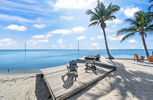 Orlando Beach Casa | Beautiful Riverfront Resort W/ Steps from Private Beach Access & Perfect Setting for Events