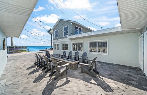Orlando Beach Casa | Beautiful Riverfront Resort W/ Steps from Private Beach Access & Perfect Setting for Events
