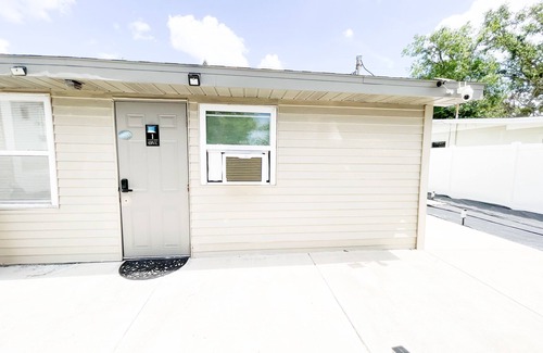 Pinellas Park Casa | Beautiful room in prime location
