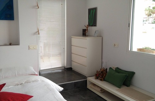 La Herradura Cama Y Desayuno | Hermosa habitación con baño y vista al mar.