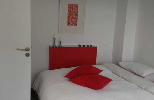 La Herradura Cama Y Desayuno | Hermosa habitación con baño y vista al mar.