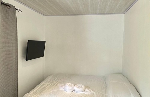 Peñas Blancas Hotel | Hermosas habitaciones con terraza y vista al Volcán Arenal en La Fortuna.