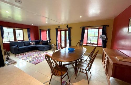 Newbridge Casa | Beautiful Rural 3BR Cottage with Stunning Views