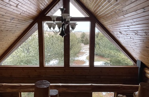 Hazel Green Cabina | Beautiful rustic and secluded cabin on a dead end lane and close to Galena, IL.