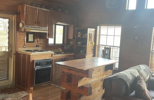Oakland Cabina | Beautiful Rustic Cabin at Enid Lake, near Grenada Lake, Sardis Lake & Ole Miss