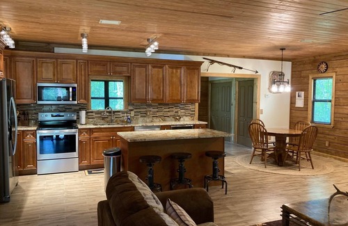 Crystal River Cabina | Beautiful Rustic and Modern Log Home