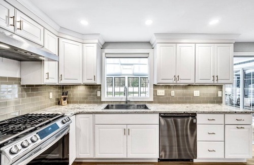Sandwich Casa | Beautiful Sandwich Home w/ Heated Pool RPAM084