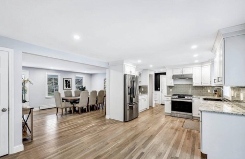 Sandwich Casa | Beautiful Sandwich Home w/ Heated Pool RPAM084