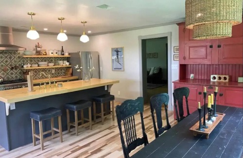 Stowe Area Casa | Beautiful Secluded Maple Corner Cottage Near Curtis Pond! Ski, Swim, Hike, Bike!