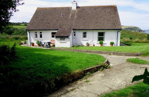 Newport Cabaña | Beautiful Self Catering Cottage on the Pembrokeshire Coast