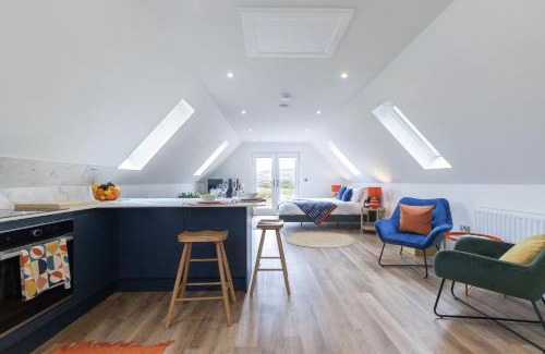 Mangotsfield Casa | Beautiful Self Contained Loft Studio Home in Rural Toddington
