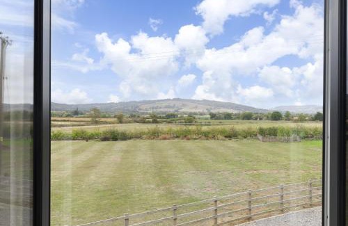 Mangotsfield Casa | Beautiful Self Contained Loft Studio Home in Rural Toddington