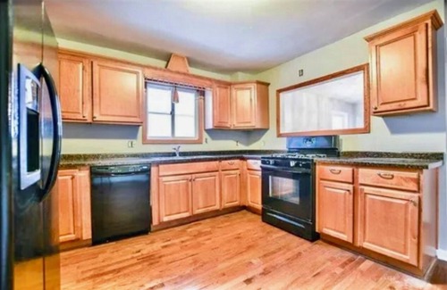 St. Paul Casa | Beautiful settings home with 4 comfortable, queen size bedrooms