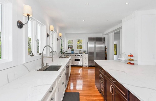 Shelter Island Casa | Beautiful Shelter Island Getaway on over an acre, minutes from the ferry!
