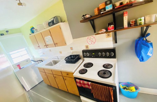 St. Catharines Casa | Beautiful Single Bedroom Near Downtown | Free Parking