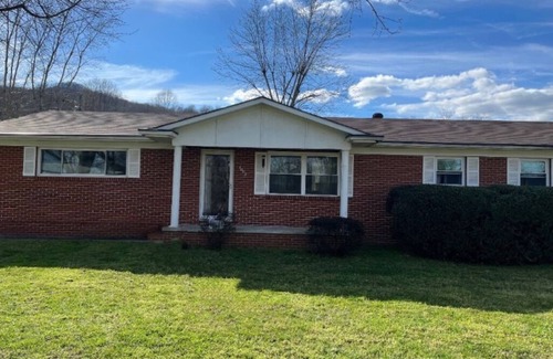 Jasper Casa | Beautiful Single Family 3 bedroom Home