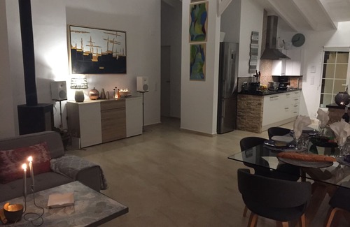 Denia Villa | Villa moderna de una planta con vistas al mar y a la montaña, 4 dormitorios y piscina.