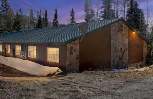 Beaver Apartamento | Beautiful Ski-in Ski-out Condo Located On The Eagle Point Resort! condo