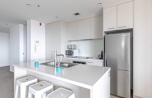 Newton Apartamento | Beautiful Sky Tower View Home w/ Free Parking