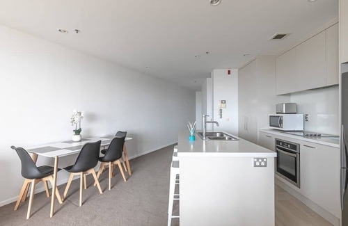 Newton Apartamento | Beautiful Sky Tower View Home w/ Free Parking