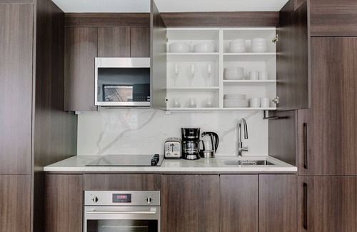 SoHo Apartamento | Beautiful Soho 1BR w/ In-Unit Laundry, nr Film Center, by Blueground