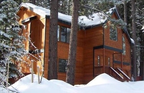 Mountain View Estates Casa | Hermosa cabaña en South Lake Tahoe con bañera de hidromasaje