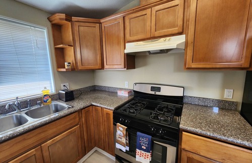 American Canyon Casa | Beautiful, spacious 3 bedroom Napa Adjacent hideaway. Pet and family friendly