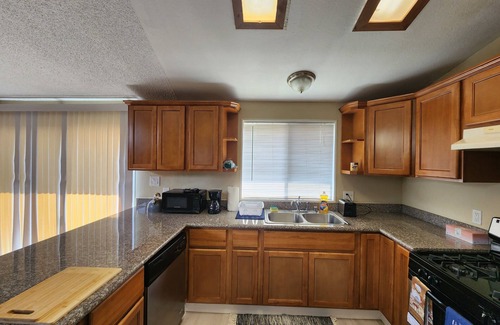 American Canyon Casa | Beautiful, spacious 3 bedroom Napa Adjacent hideaway. Pet and family friendly