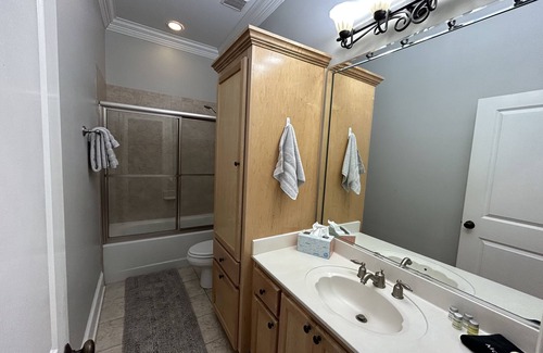 Darien Apartamento | Beautiful, spacious 2rd floor apartment in the Darien historic district.