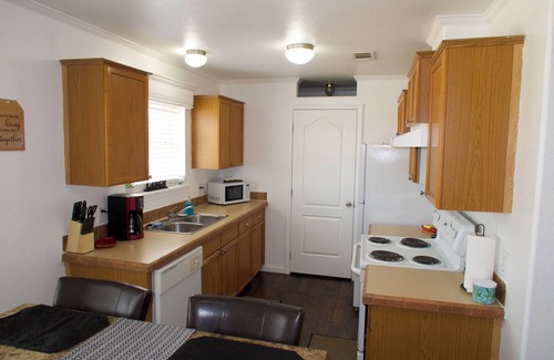 Monahans Casa | Beautiful, Spacious 3-bedroom w/ Backyard!
