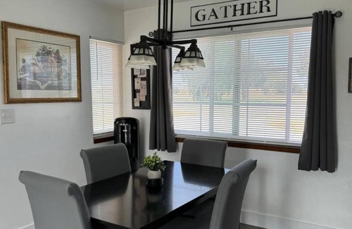 Lemoore Casa | Beautiful Spacious 4-bedroom Home with RV Parking-Pets welcome