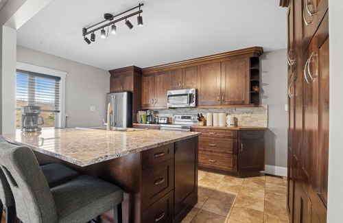 Calgary Casa | Hermosa espaciosa superficie de 6 dormitorios