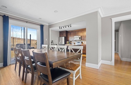 Calgary Casa | Hermosa espaciosa superficie de 6 dormitorios