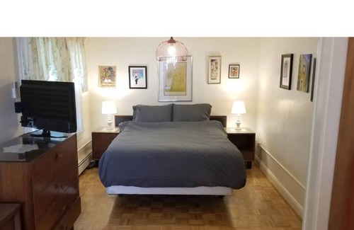 Long Beach Apartamento | Beautiful, Spacious Apartment Unit near Beach with King Bed and Washer & Dryer